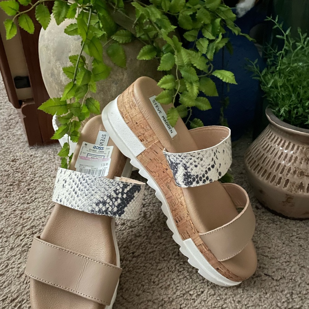 Wedge sandals